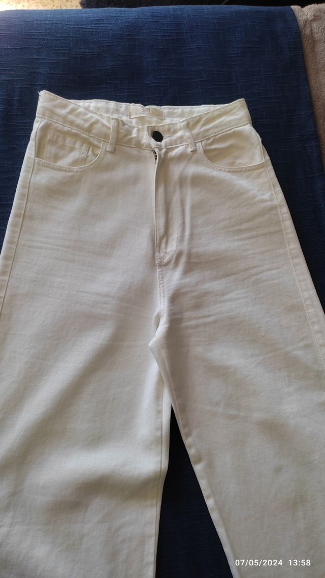 Pantalón vaquero Stradivarius