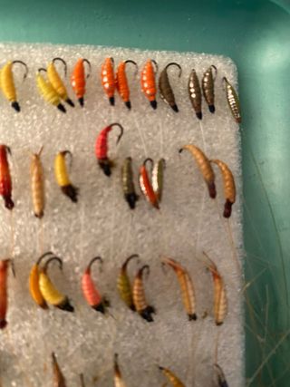 Camole artificiali per pesca,complete di scatola.