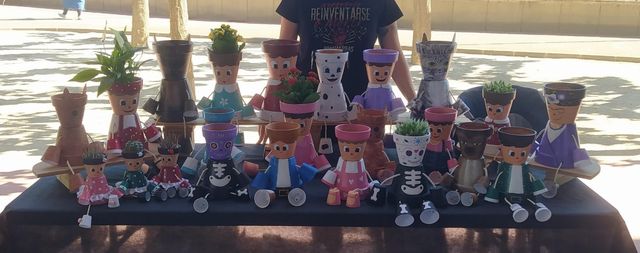 Macetas pintadas a mano