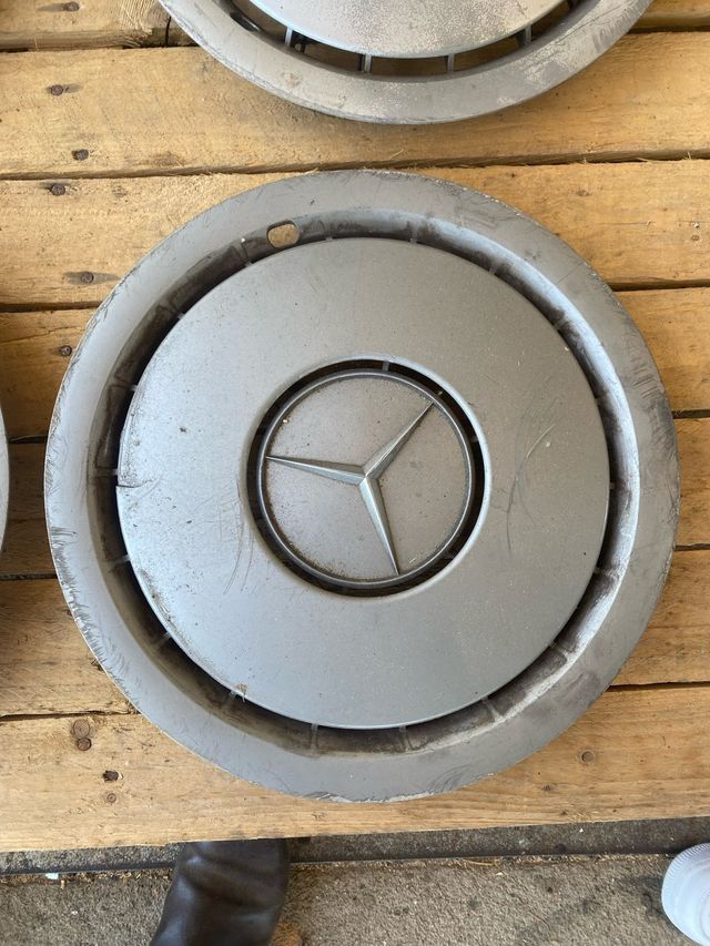 Cubos de 4 ruedas/Bujes de rueda R15 Mercedes Benz | Usados