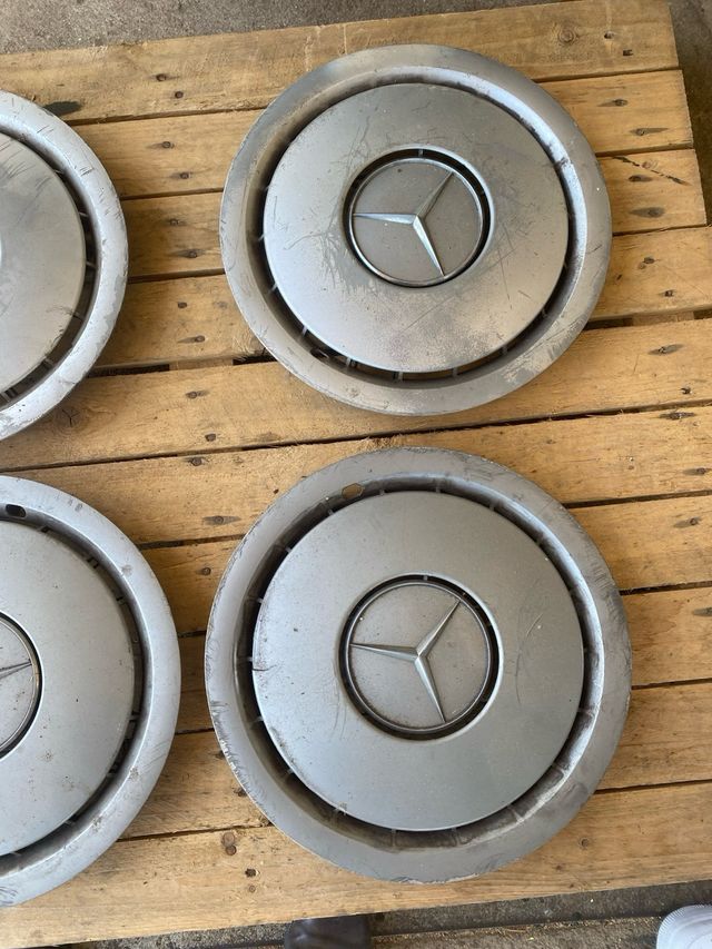 4 Tampões/Centros Jantes R15 Mercedes Benz|USADO