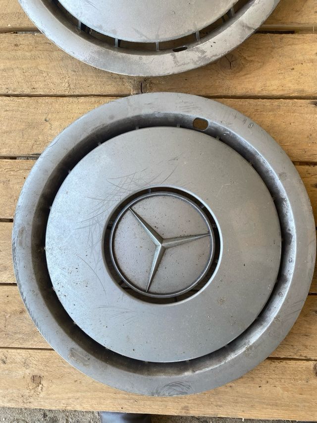 Cubos de 4 ruedas/Bujes de rueda R15 Mercedes Benz | Usados