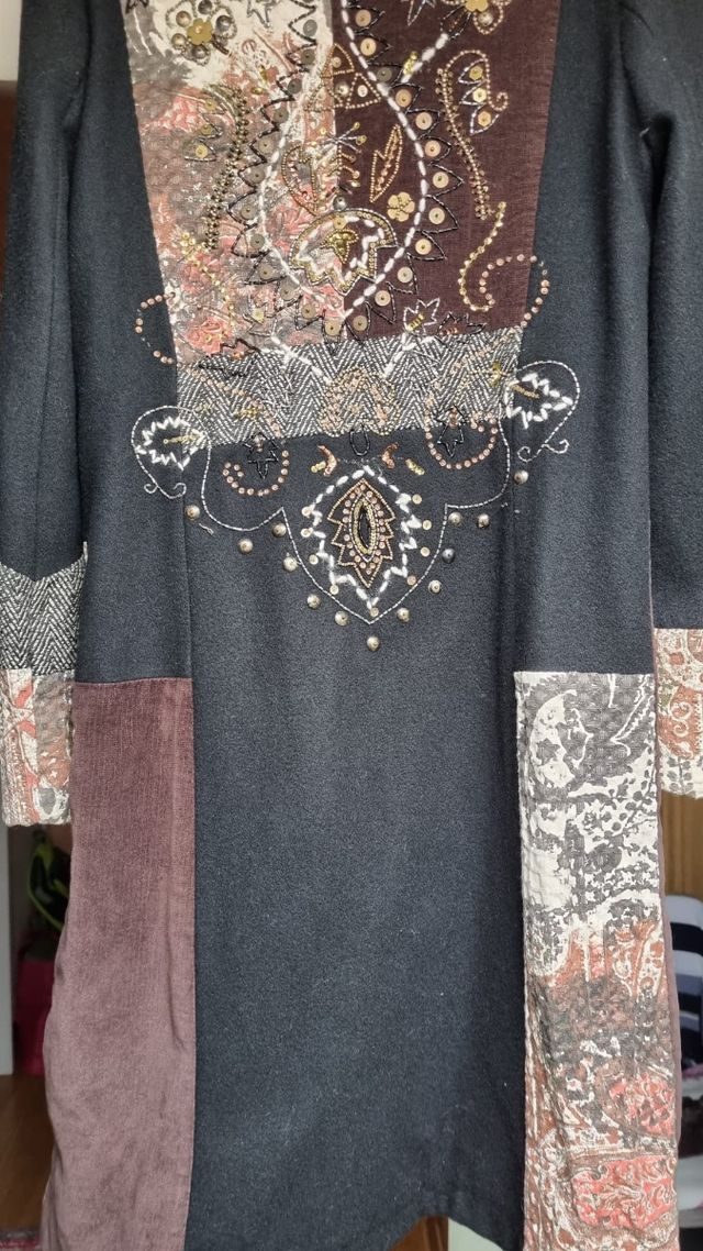 Abrigo de mujer cruzado estilo cosaco