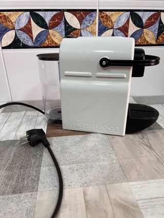 Cafetera Nespresso inissia