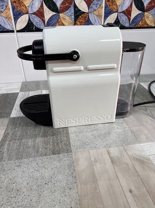 Cafetera Nespresso inissia