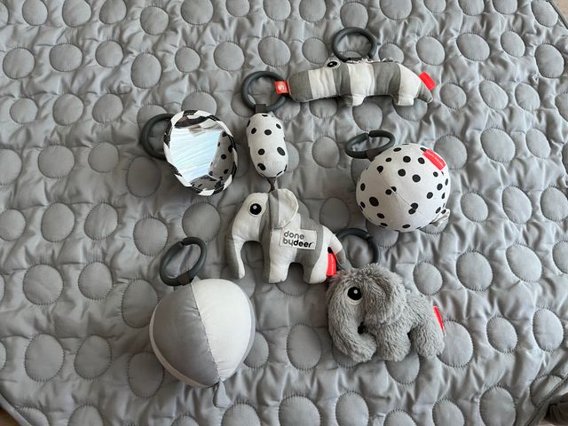 Gimnasio bebé Done by Deer gris