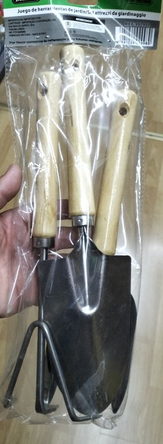Juego nuevo de pala,rastrillo y tridente
