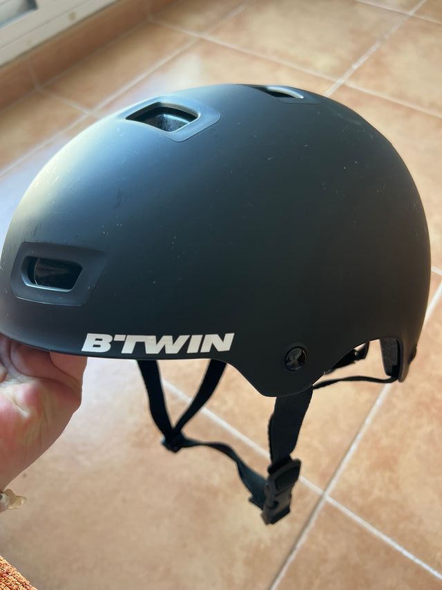 Casco ajustable para niños