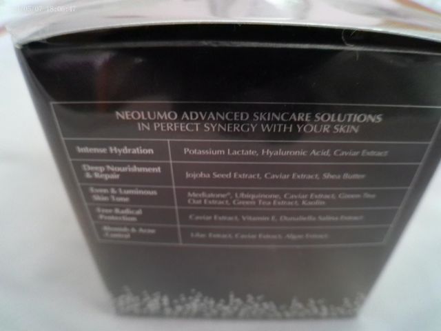 Crema da giorno perfezionante al caviale Neolumo