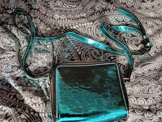 Bolso pequeño metálico 