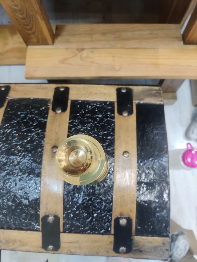 Castiçal em madeira bronze