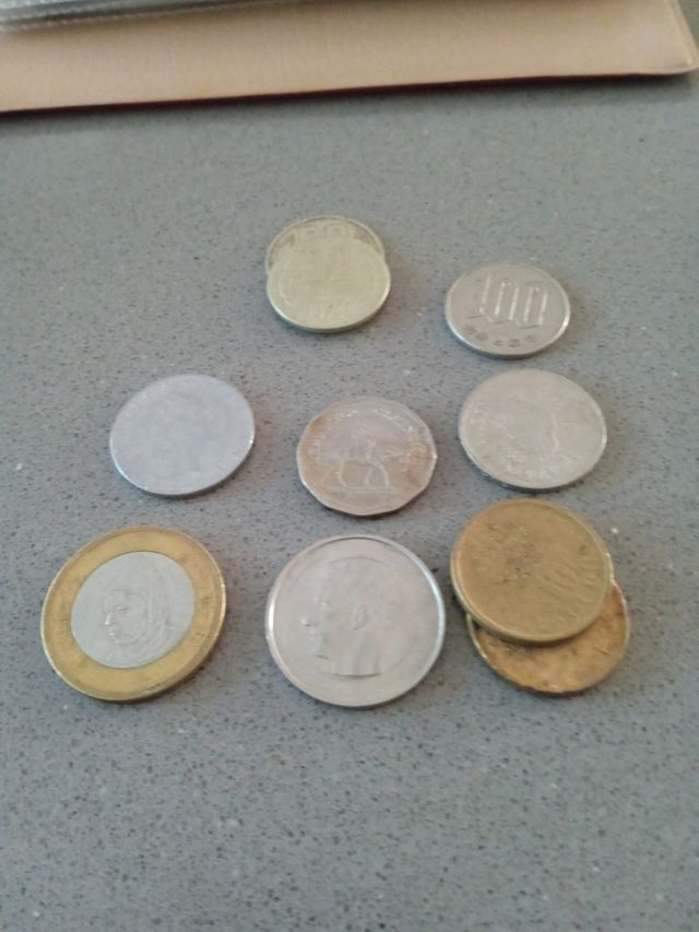 Lote monedas estrangeras precio interesa