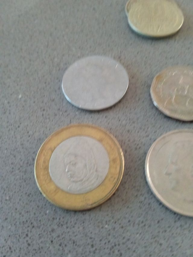 Lote monedas estrangeras precio interesa