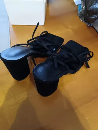 Sandalias de tira cruzada con punta cuadrada