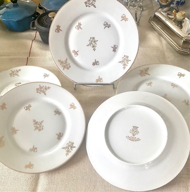 Set de 8 Platos Llanos en Porcelana de Lujo CNP - Franci