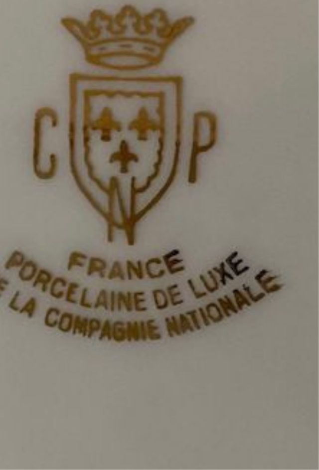 Set de 8 Platos Llanos en Porcelana de Lujo CNP - Franci