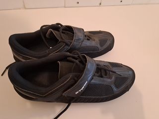 Zapatillas ciclismo con calapiés.