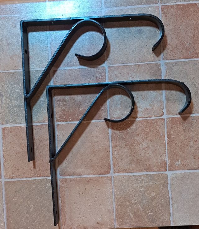 2 Soportes para estantería