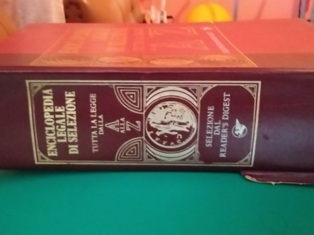 Volume Enciclopedia legale.