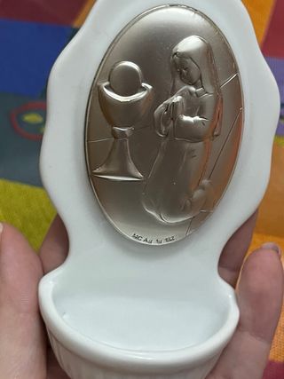 Acquasantiera in porcellana con placca in argento