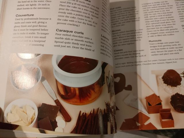 Libro the home guide to cake decorating