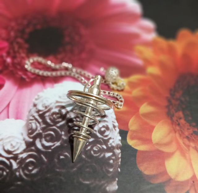 Péndulo metálico 10