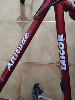 mountain bike Taicor roja 