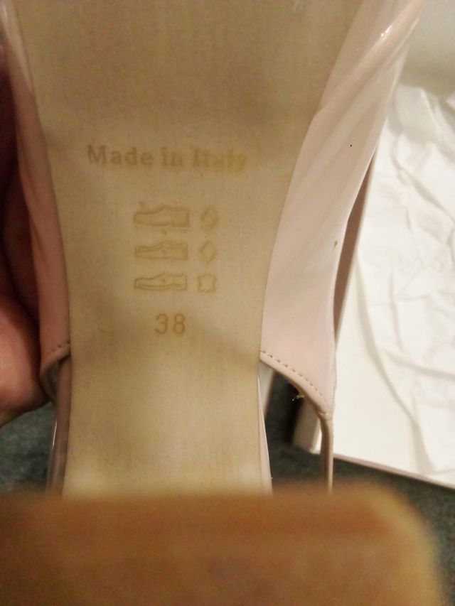 Scarpe donna décolleté vernice nudo 