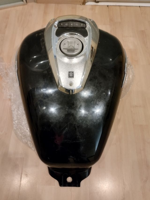 Depósito Suzuki Intruder 800