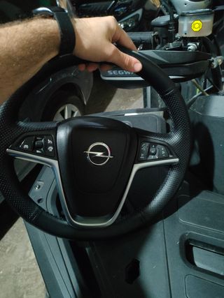 Volante de cuero con airbag opel astra j
