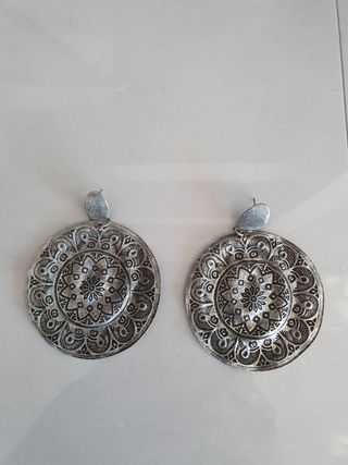 Pendientes grandes plateados