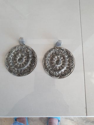 Pendientes grandes plateados