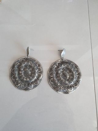 Pendientes grandes plateados