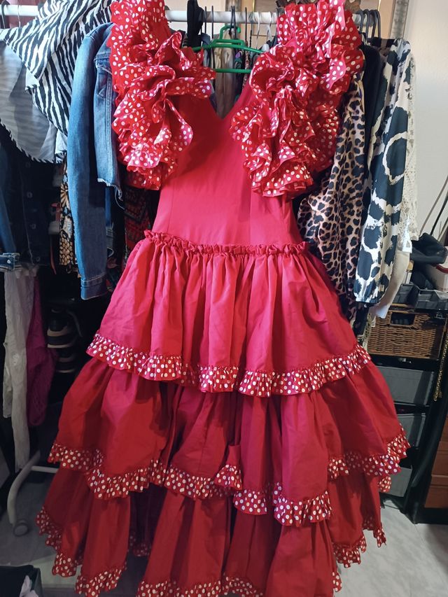 Vestido de flamenca rojo con volantes