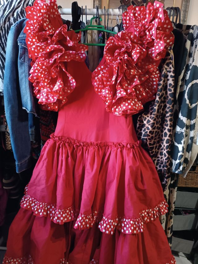 Vestido de flamenca rojo con volantes