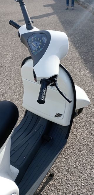 Vespa 50