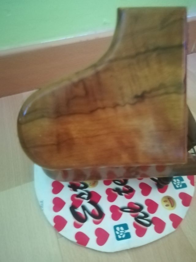 PIANO PEQUEÑO ANTIGUO CON MUSICA