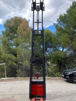 Apilador Linde 4800mm 1400kg