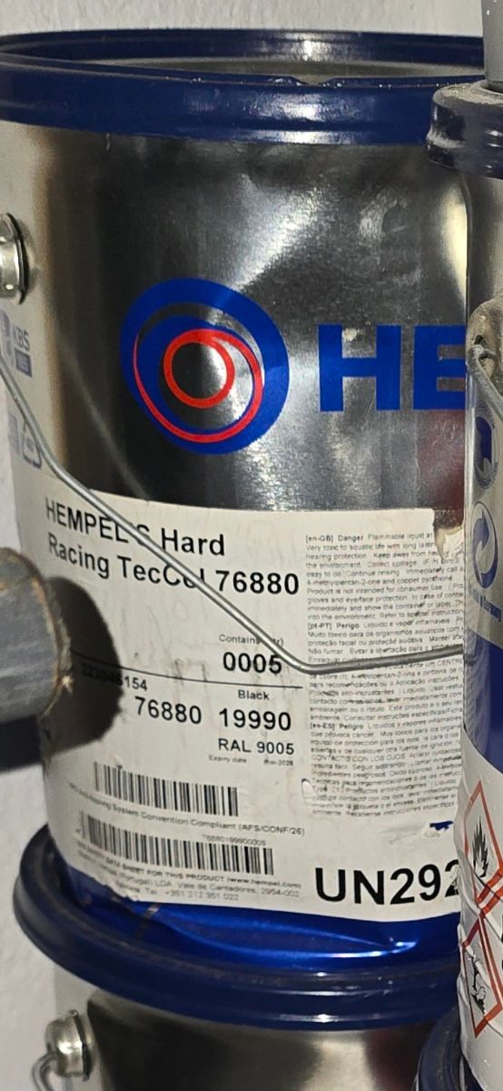 HEMPEL 'S 
Hard racing tecCel de la mejor patente 