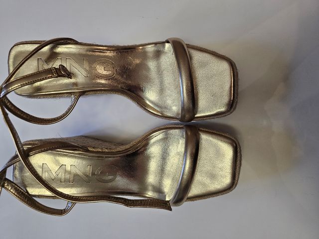 Cuñas esparto dorada talla 39