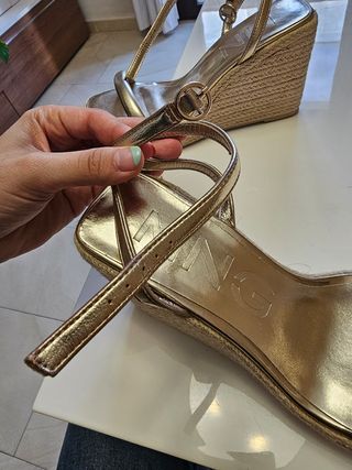 Cuñas esparto dorada talla 39