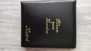 Album de monedas de diferentes modelos