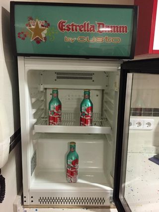 Nevera Estrella Damm by Custo Max.30 Botellas