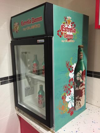 Nevera Estrella Damm by Custo Max.30 Botellas