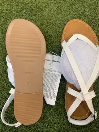 Sandalia blanca mujer. Nueva.