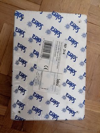 Caja empalme, enchufe simon, 2 interruptores doble