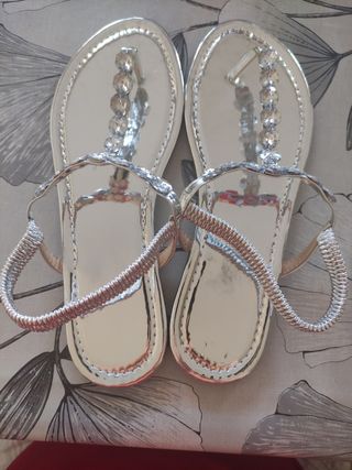Sandalias para que brilles...