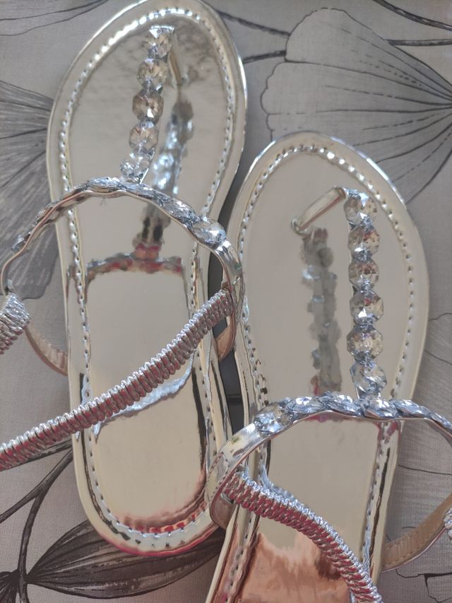Sandalias para que brilles...
