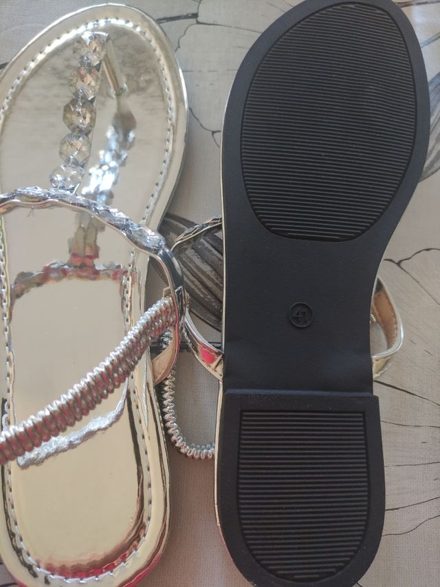 Sandalias para que brilles...
