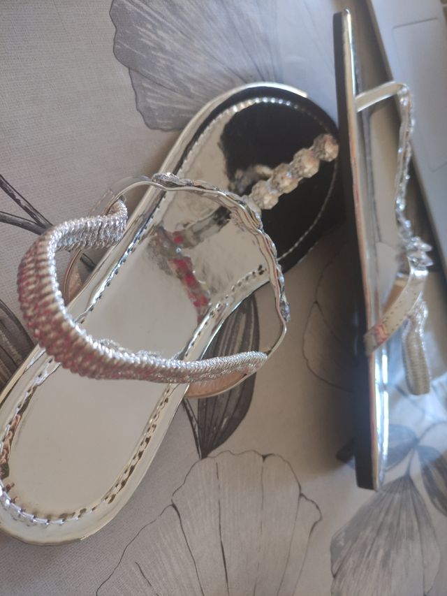 Sandalias para que brilles...